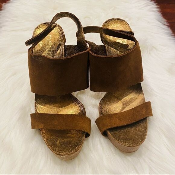 Pedro Garcia 'Pixie' Brown Suede Slingback Heels - Picture 2 of 8